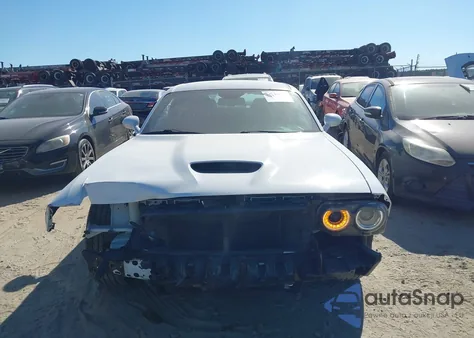 2022 Dodge Challenger Gt z USA, uszkodzony, nr VIN 2C3CDZJG2NH140396